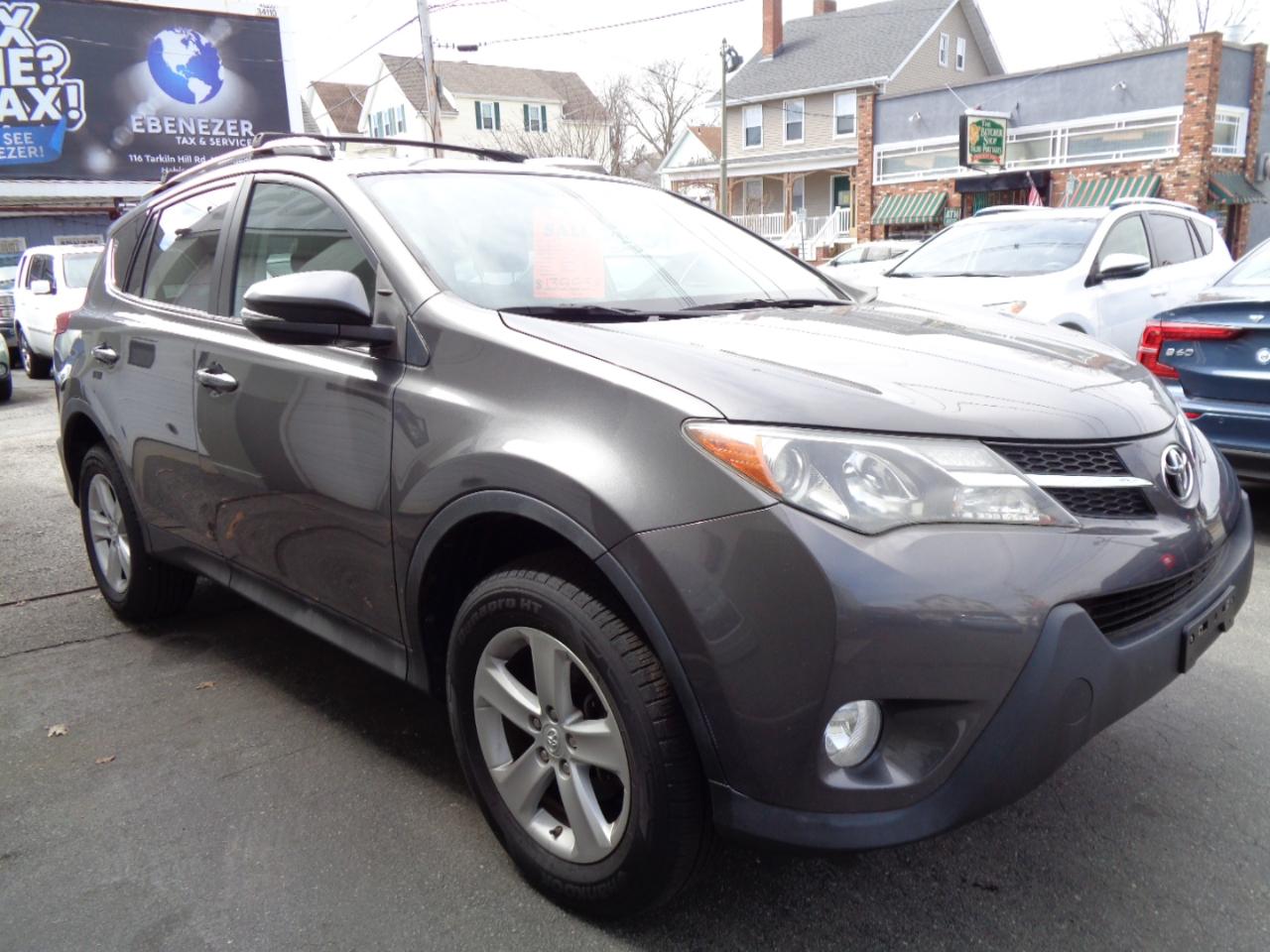 Toyota RAV4 XLE FWD 2013