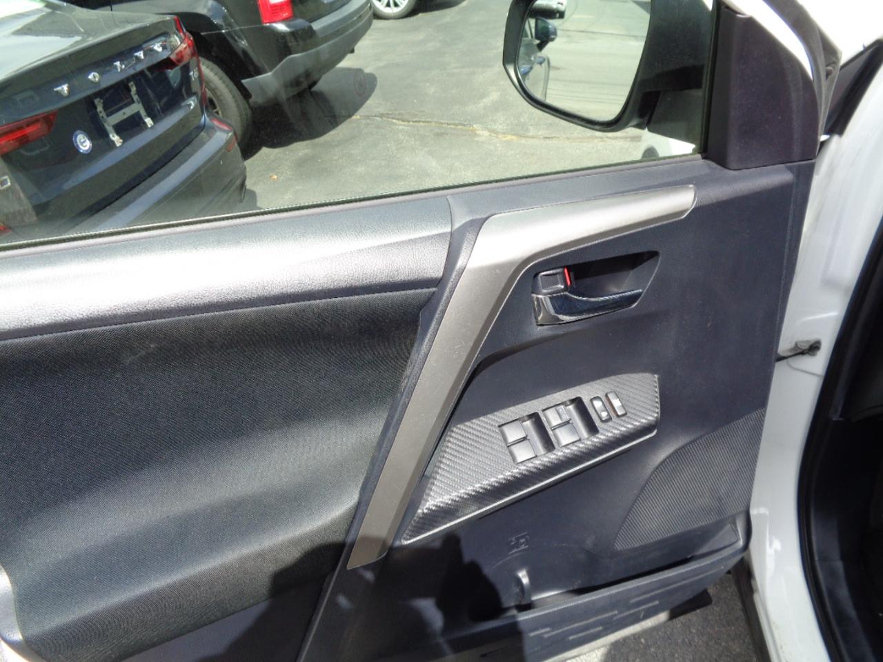 Toyota RAV4 XLE AWD 2015