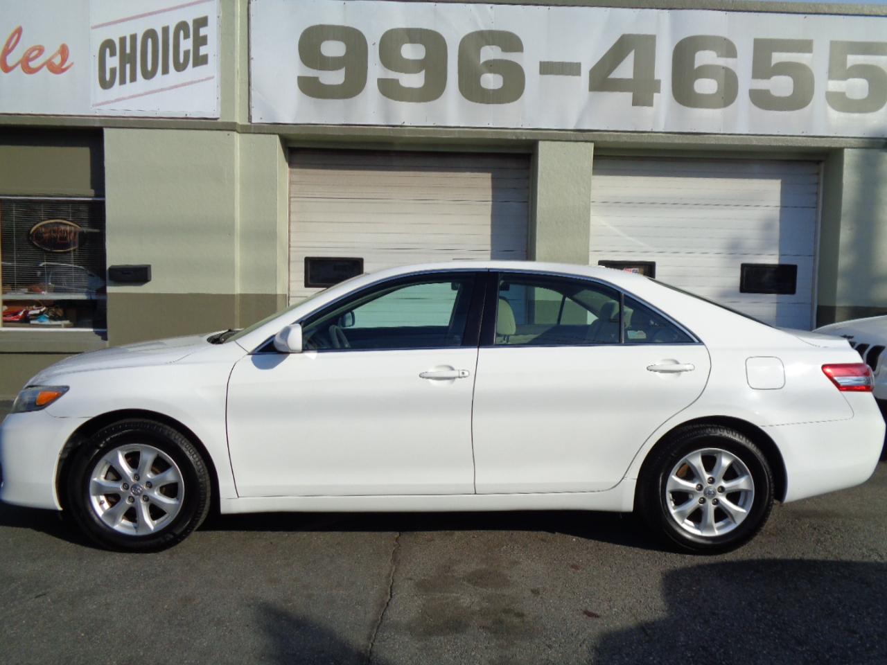 Toyota Camry Base 6-Spd AT 2011