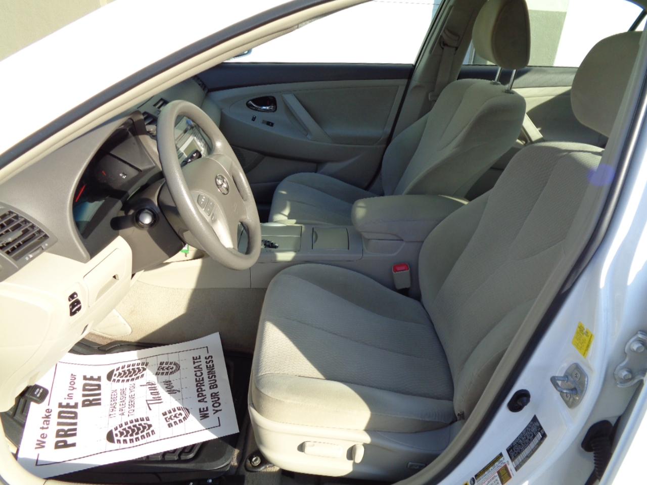 Toyota Camry Base 6-Spd AT 2011