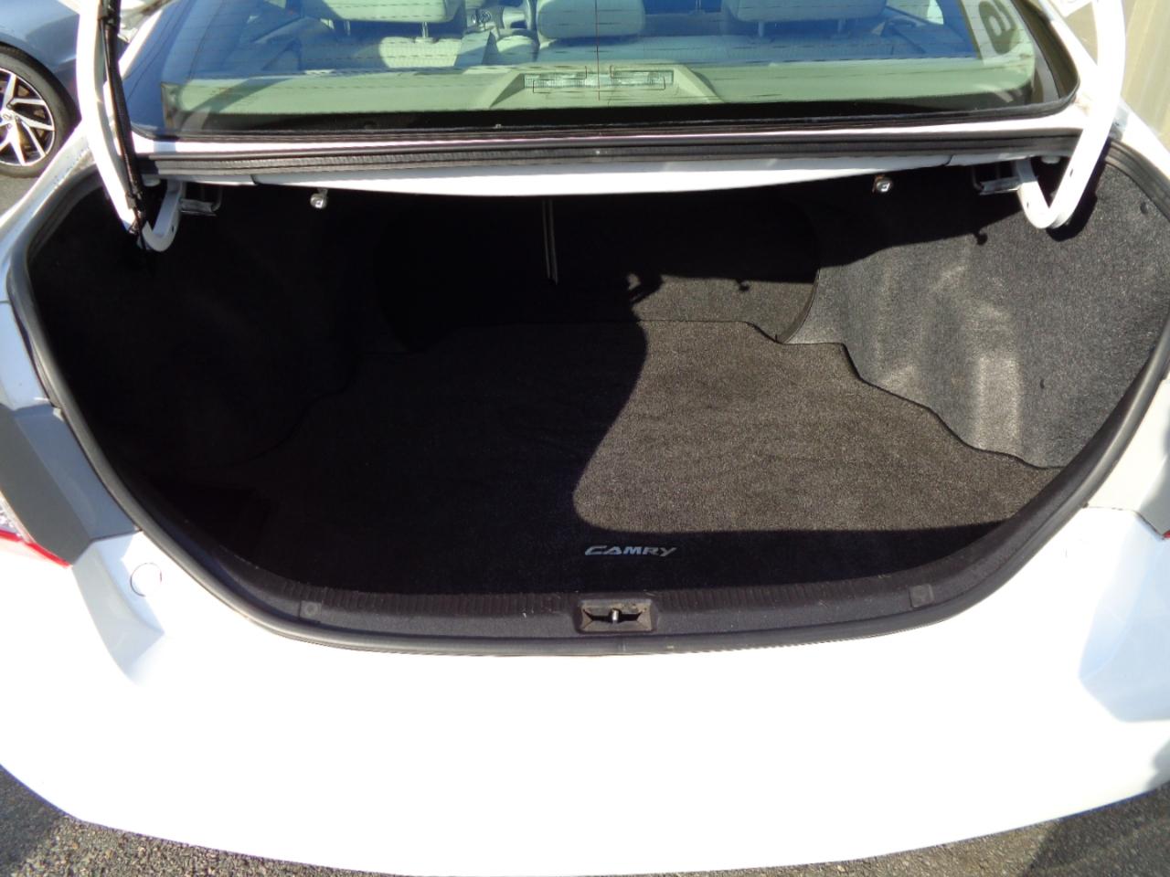 Toyota Camry Base 6-Spd AT 2011