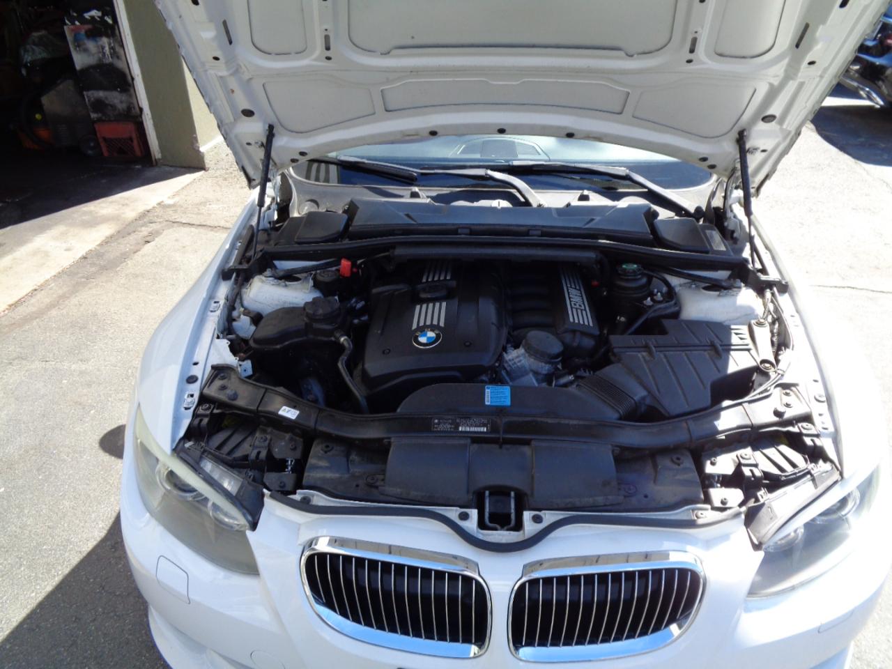 BMW 3-Series 328i Convertible 2011