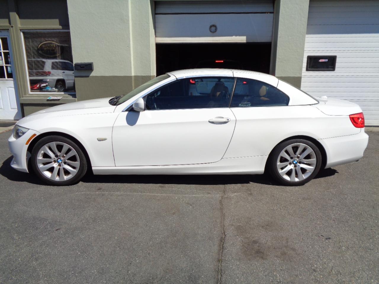 BMW 3-Series 328i Convertible 2011