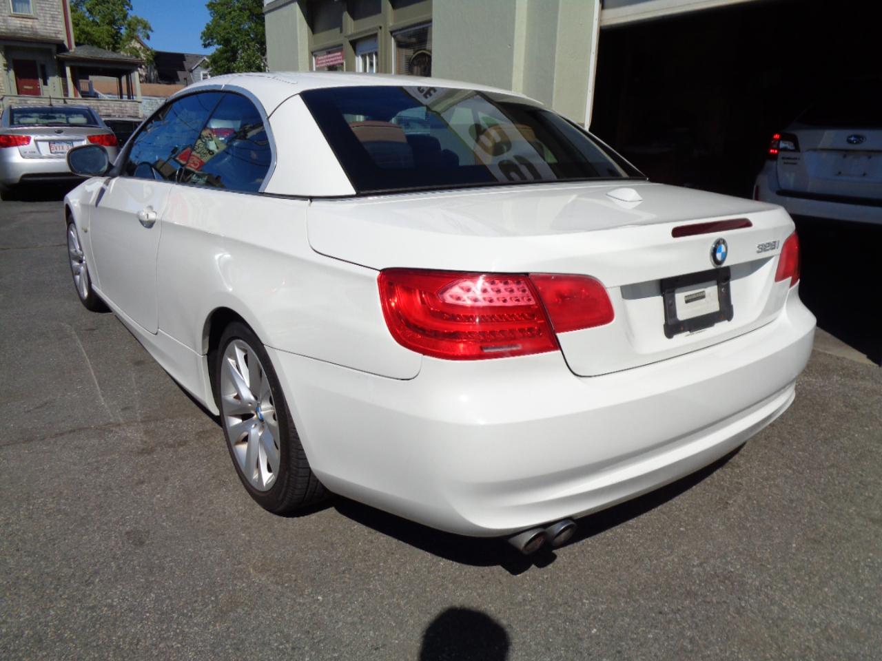 BMW 3-Series 328i Convertible 2011