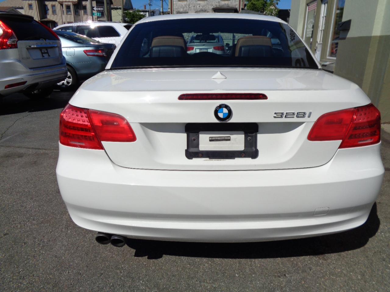 BMW 3-Series 328i Convertible 2011