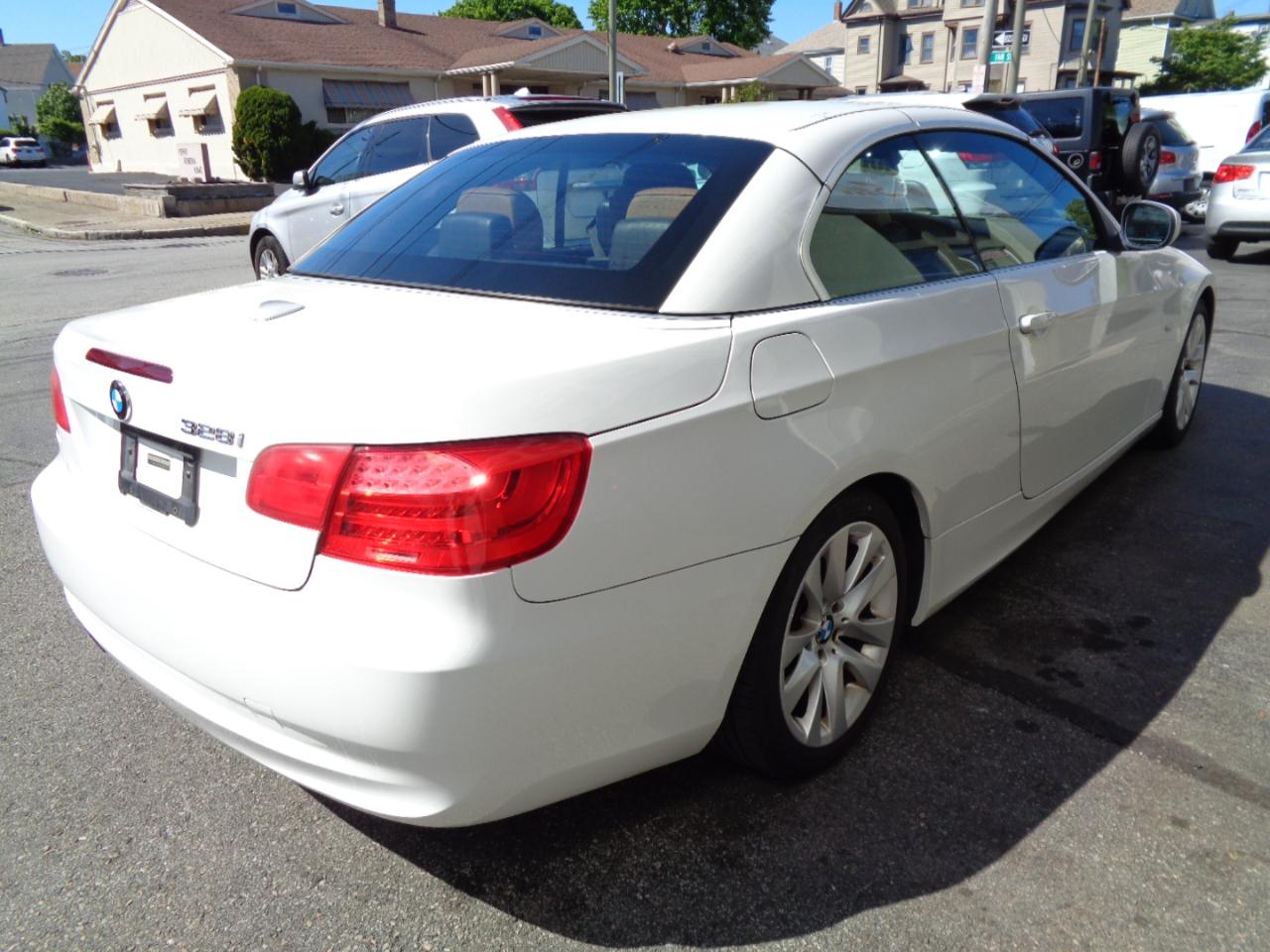 BMW 3-Series 328i Convertible 2011