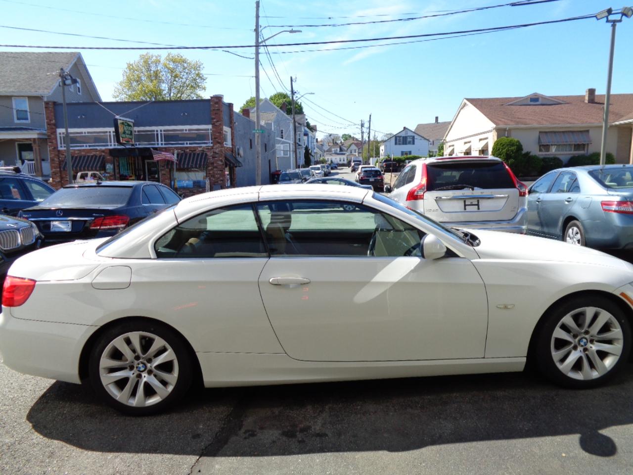 BMW 3-Series 328i Convertible 2011