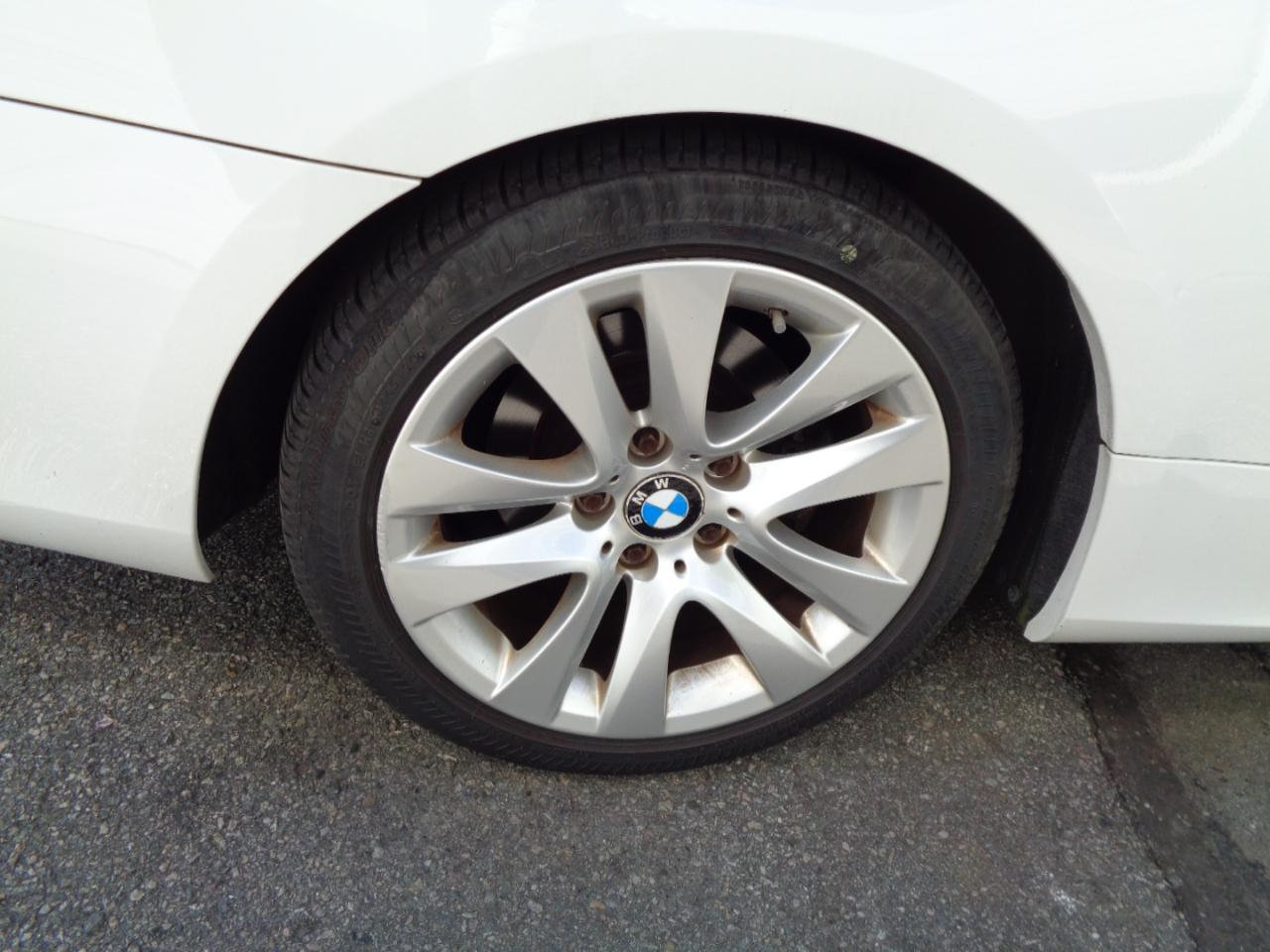 BMW 3-Series 328i Convertible 2011