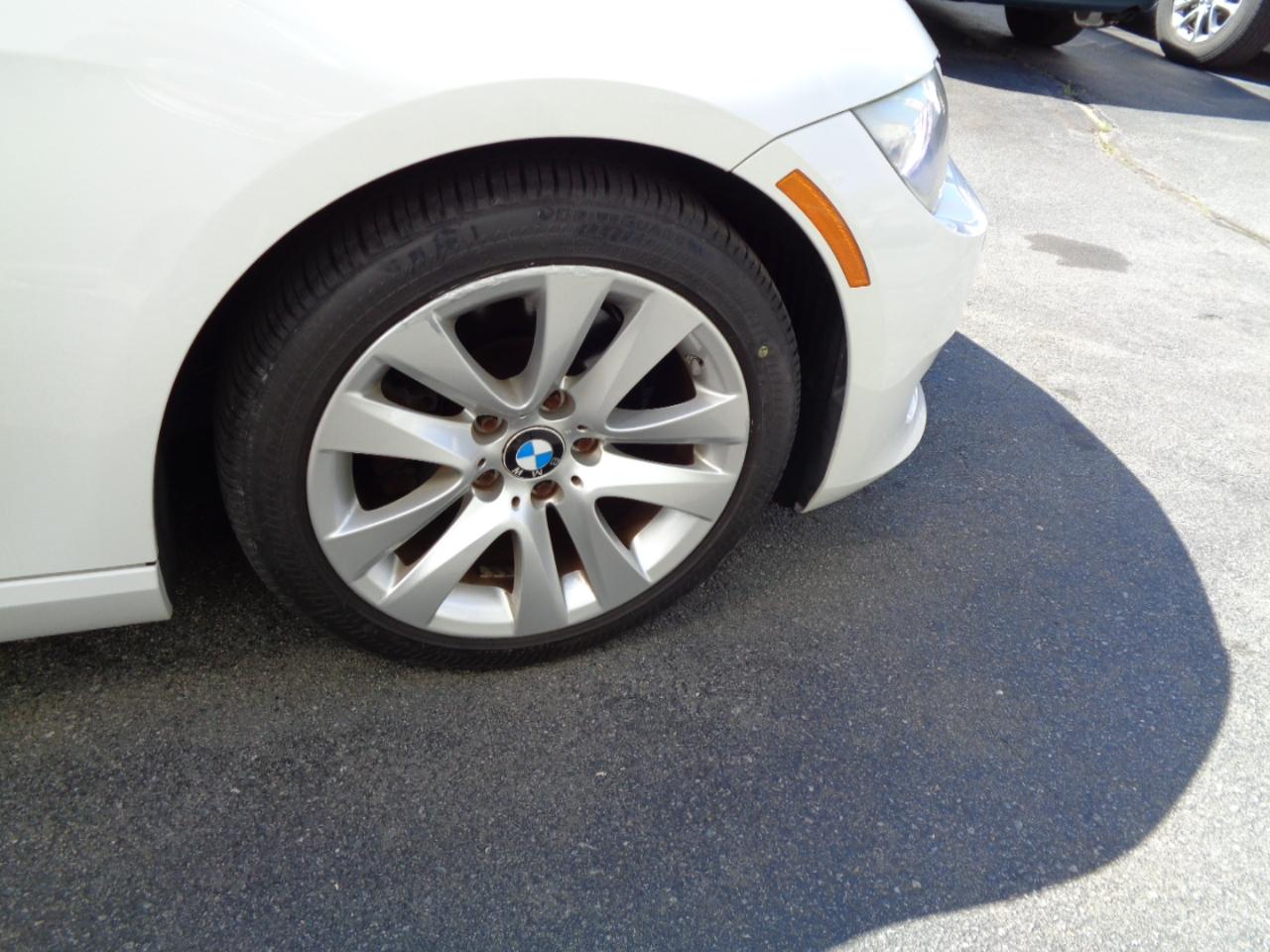 BMW 3-Series 328i Convertible 2011