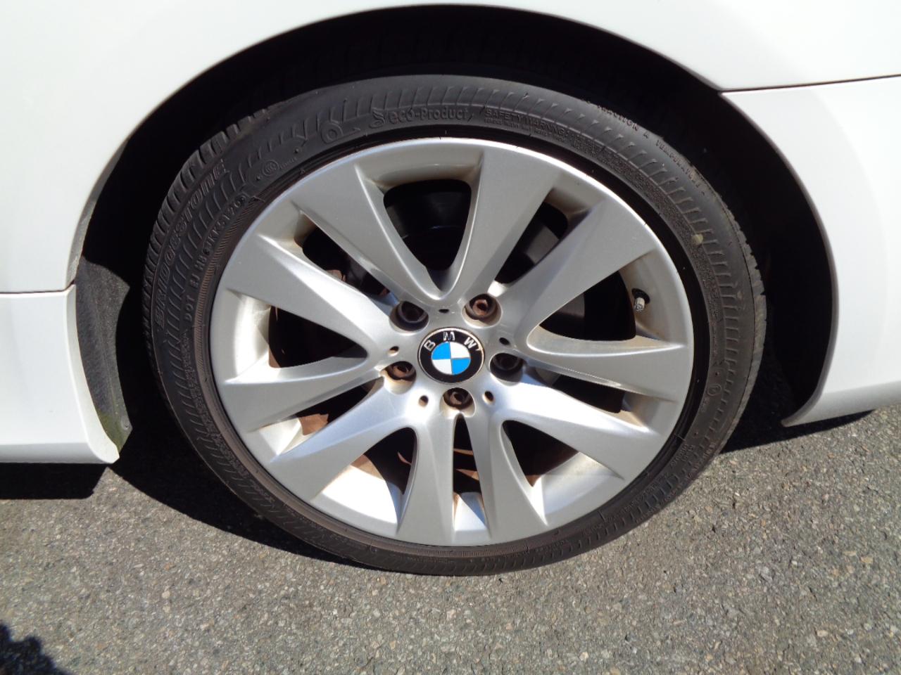 BMW 3-Series 328i Convertible 2011