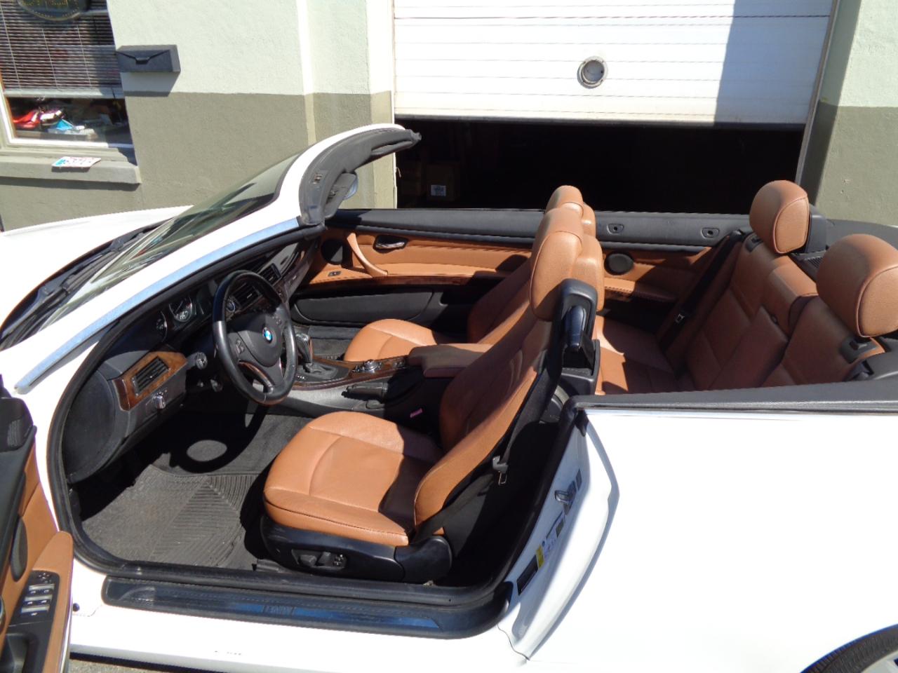 BMW 3-Series 328i Convertible 2011