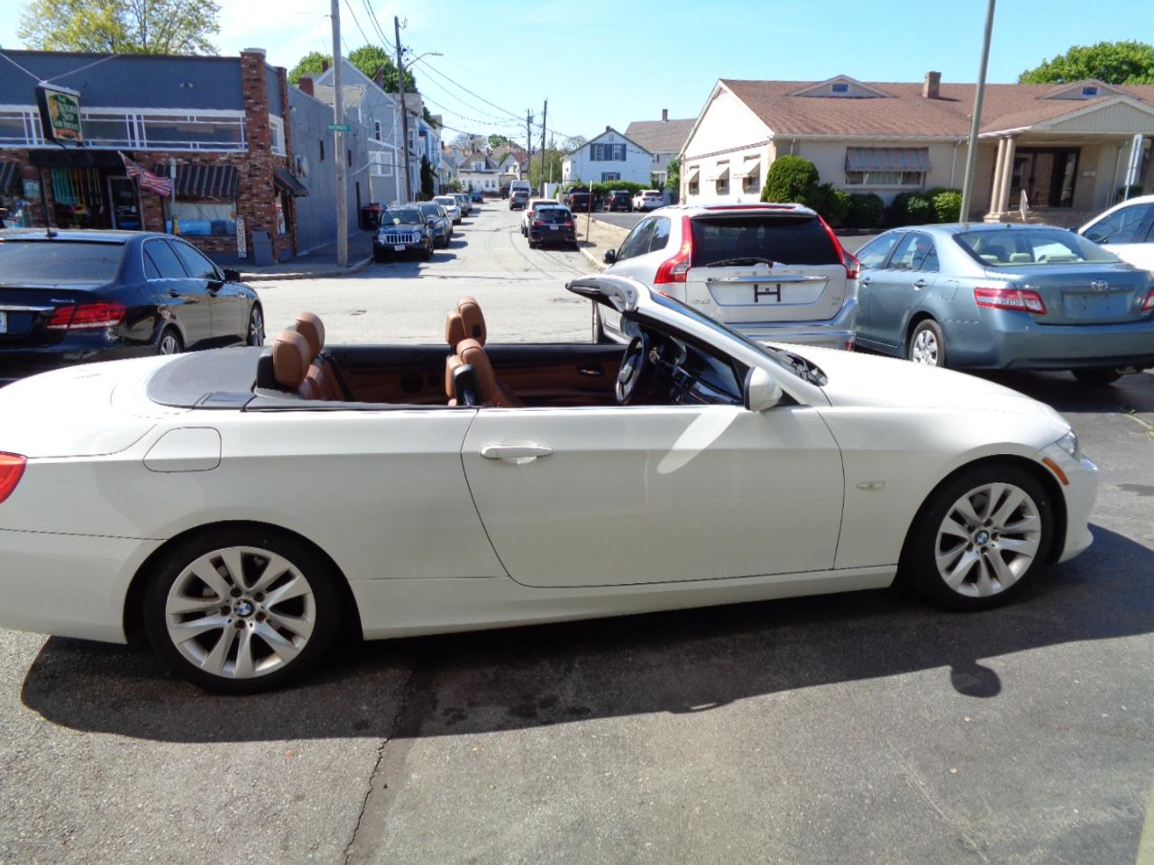 BMW 3-Series 328i Convertible 2011