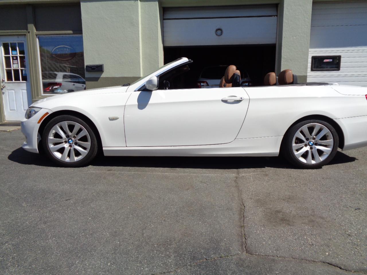 BMW 3-Series 328i Convertible 2011