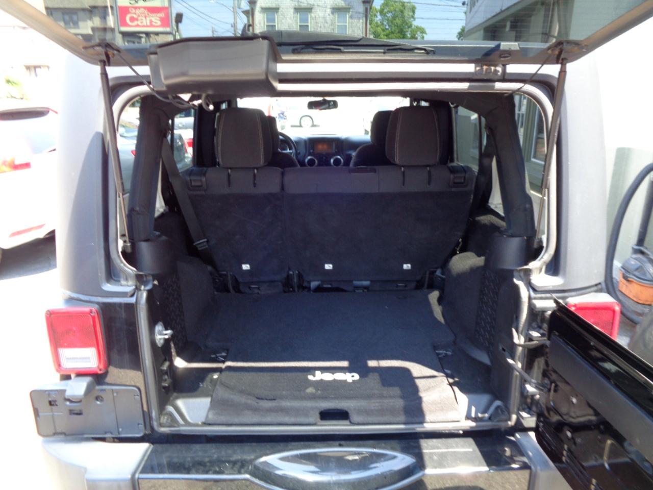 Jeep Wrangler Unlimited Sahara 4WD 2016