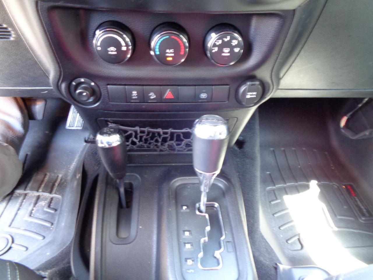 Jeep Wrangler Unlimited Sahara 4WD 2016