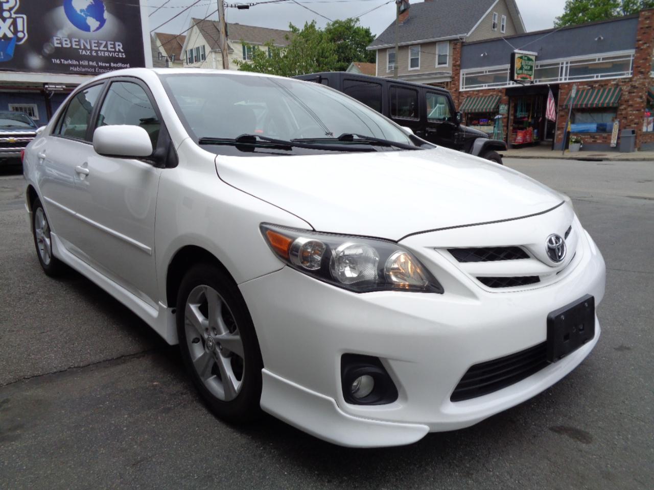 Toyota Corolla S 5-Speed MT 2011