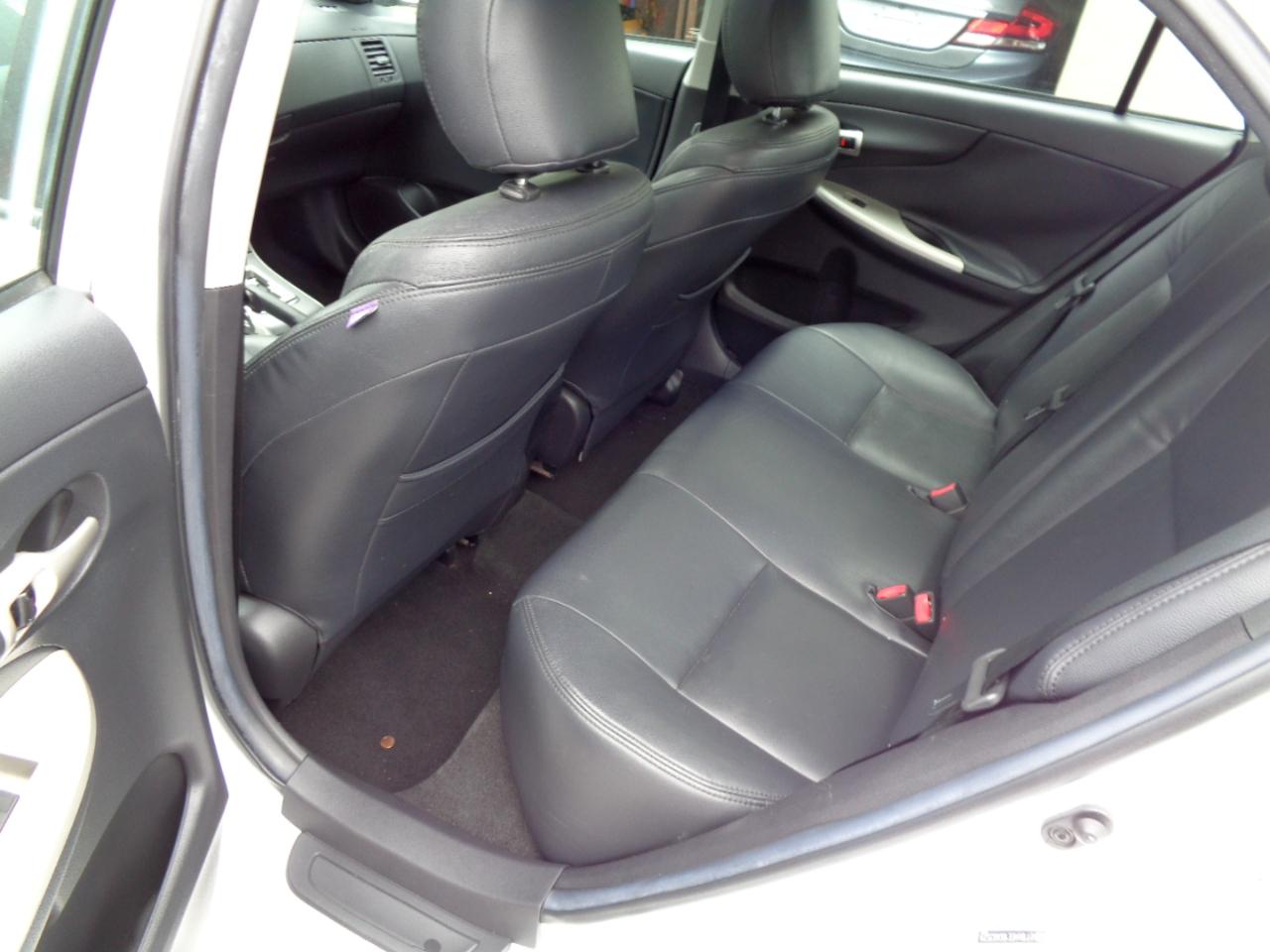 Toyota Corolla S 5-Speed MT 2011
