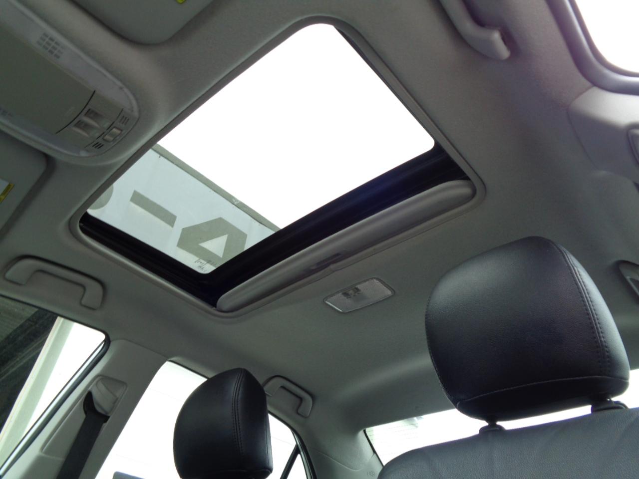 Toyota Corolla S 5-Speed MT 2011