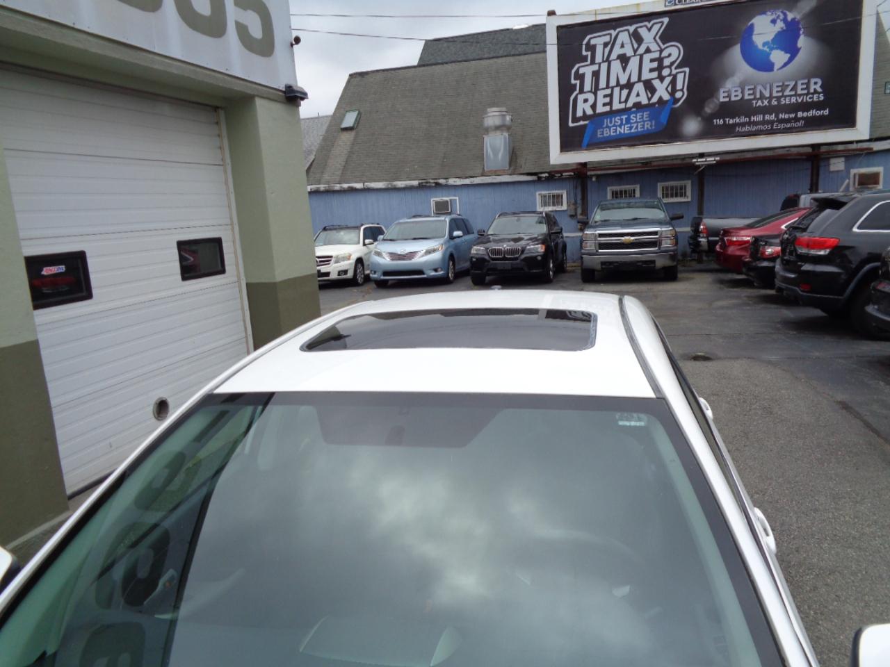 Toyota Corolla S 5-Speed MT 2011