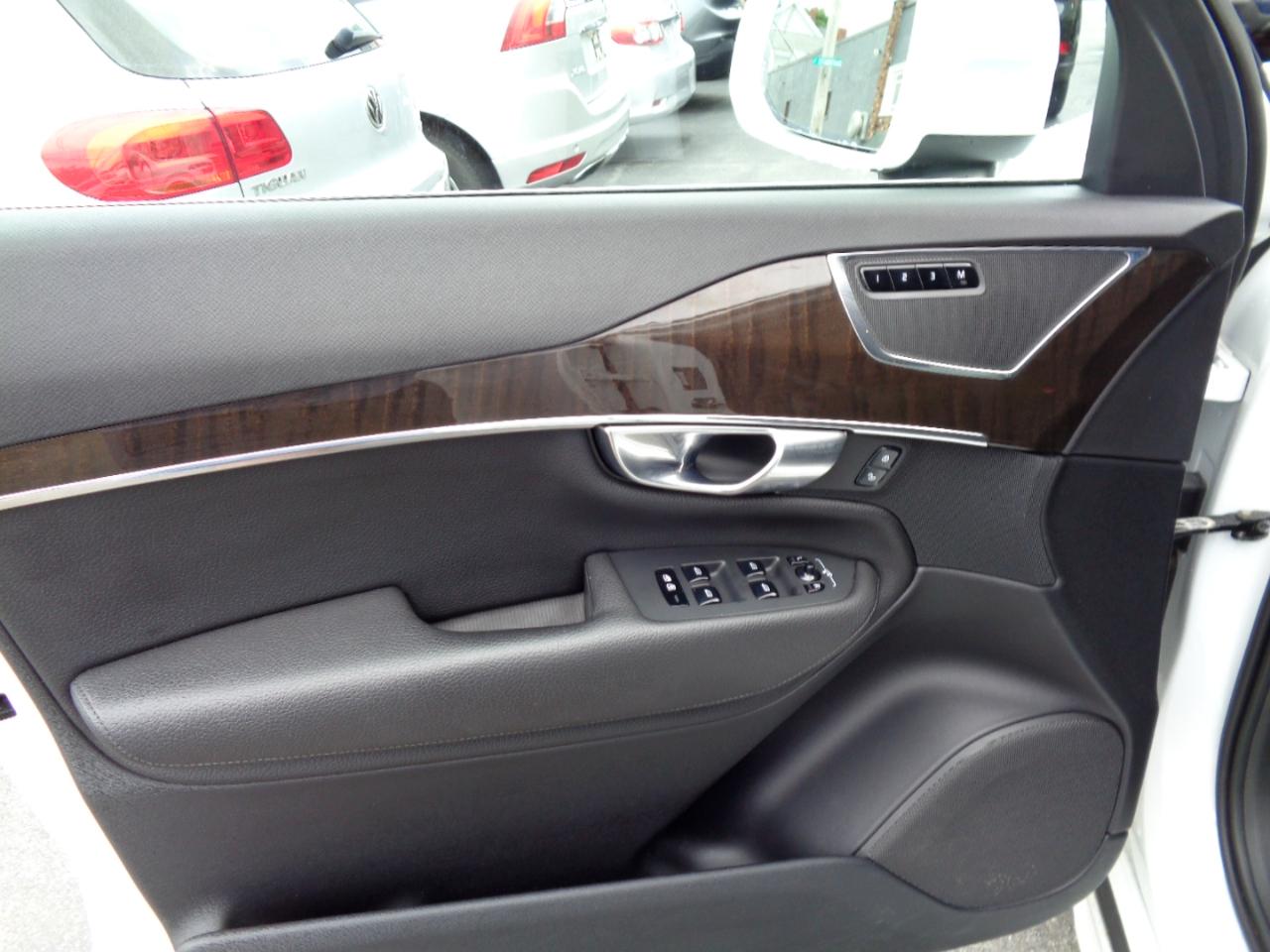 Volvo XC90 T6 Momentum AWD 2017