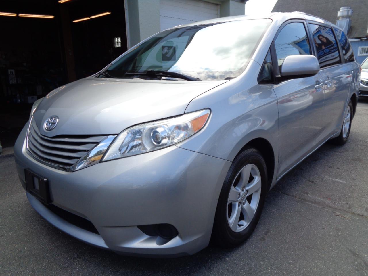 Toyota Sienna LE FWD 8-Passenger V6 2015