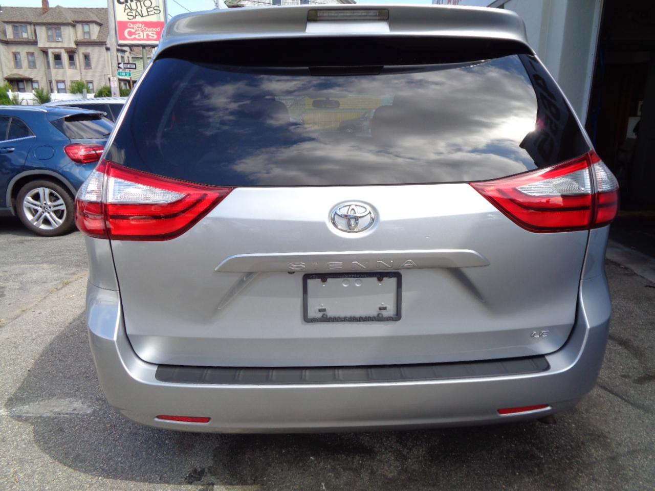 Toyota Sienna LE FWD 8-Passenger V6 2015