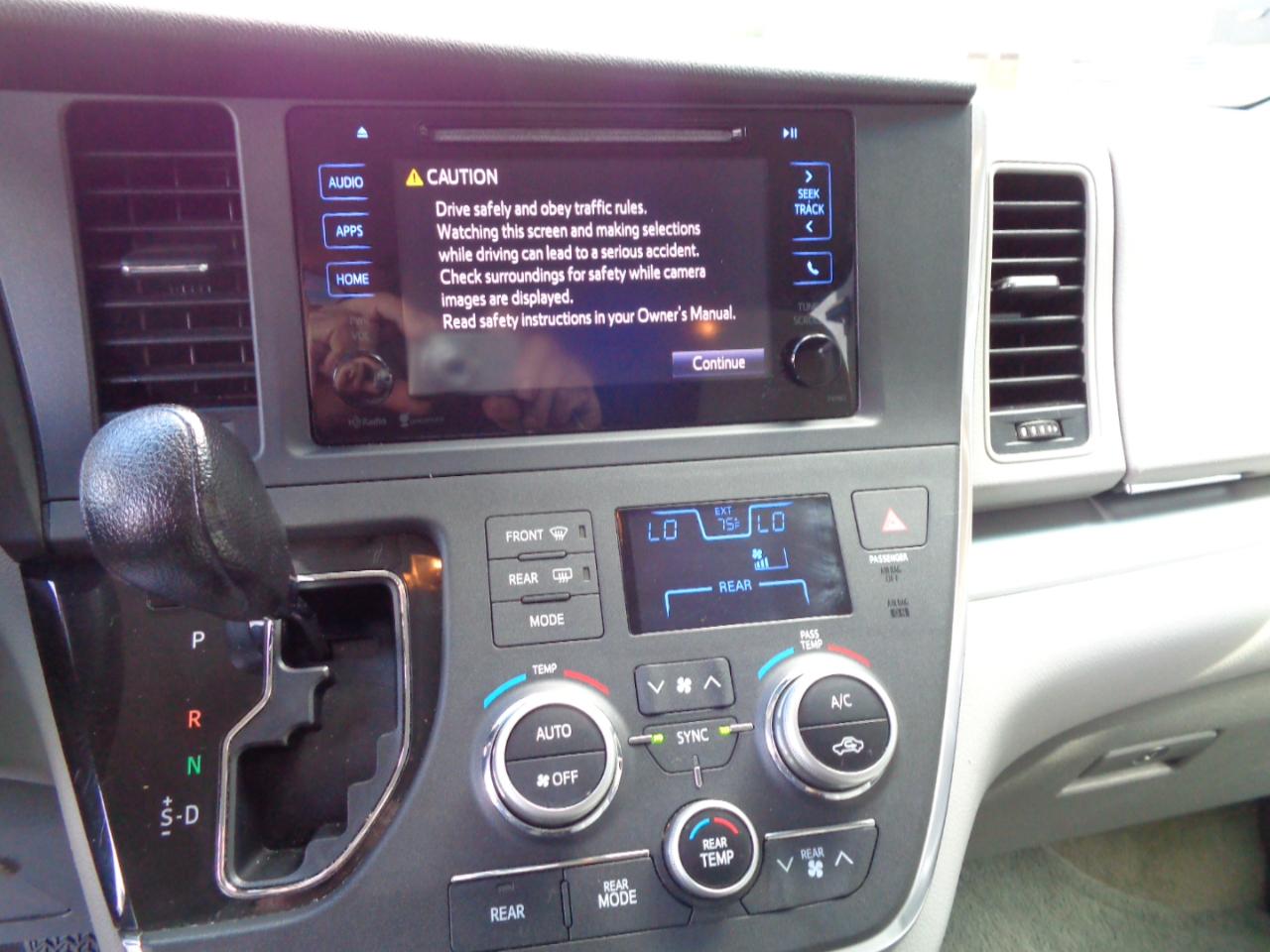Toyota Sienna LE FWD 8-Passenger V6 2015