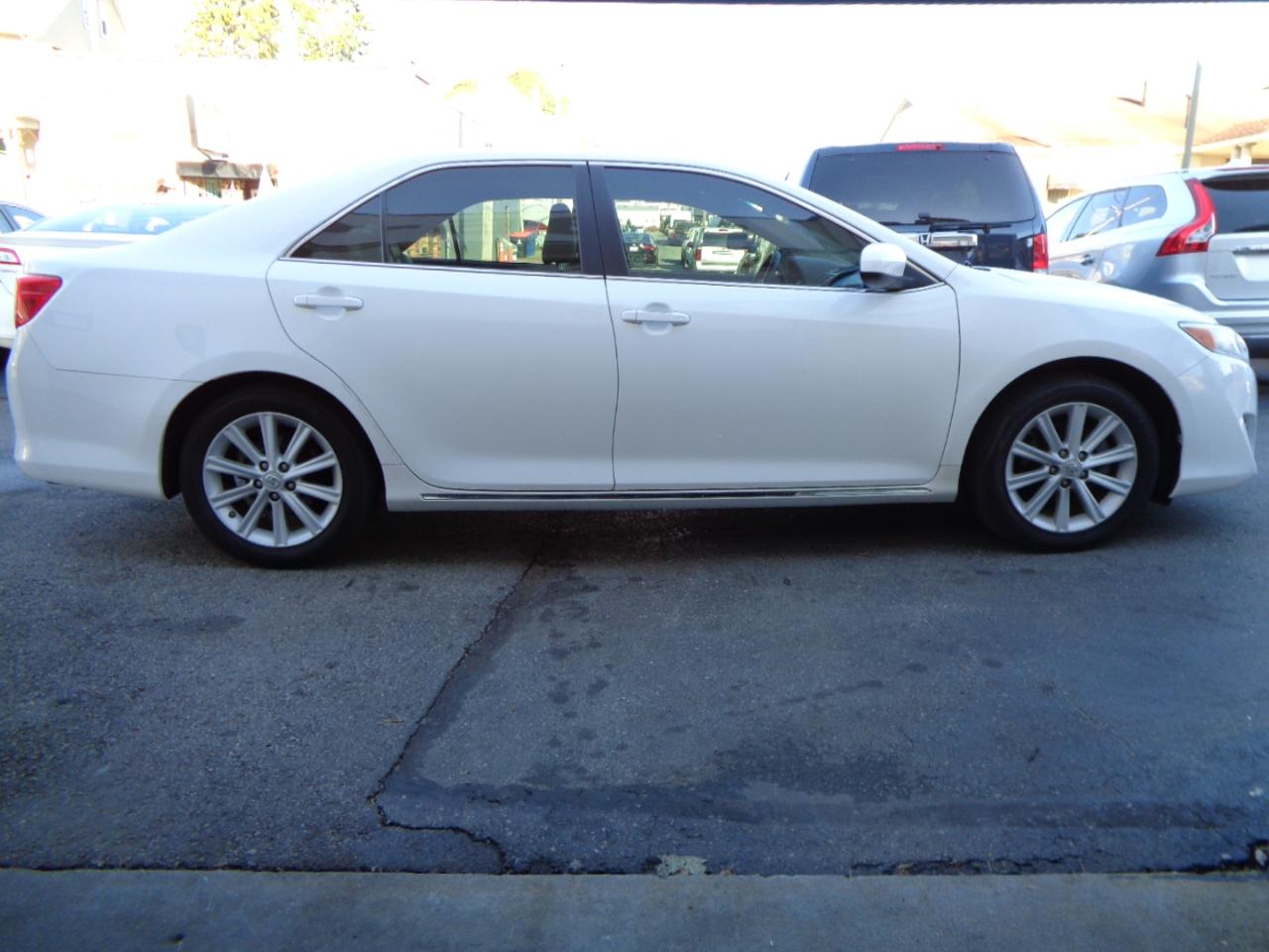 Toyota Camry XLE V6 2012
