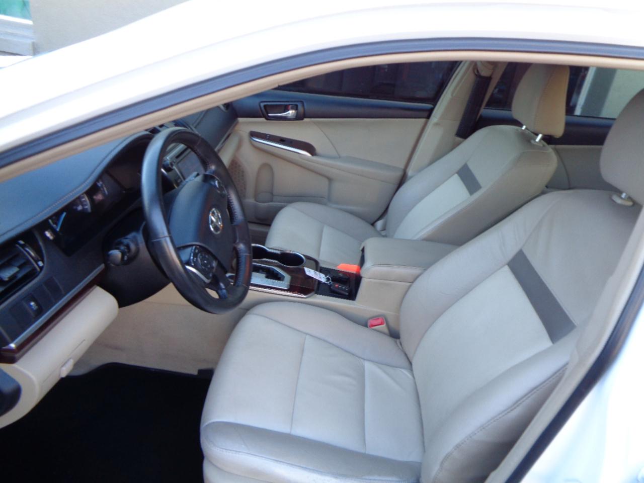 Toyota Camry XLE V6 2012