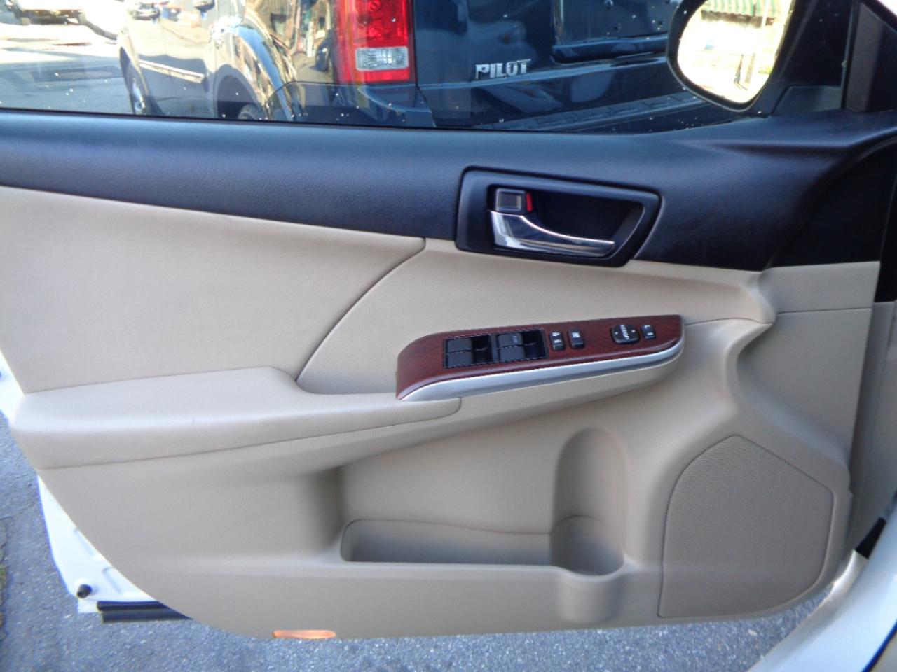 Toyota Camry XLE V6 2012