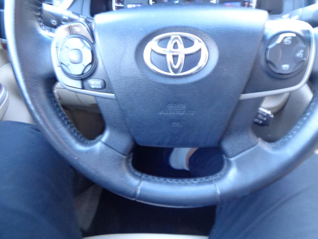 Toyota Camry XLE V6 2012