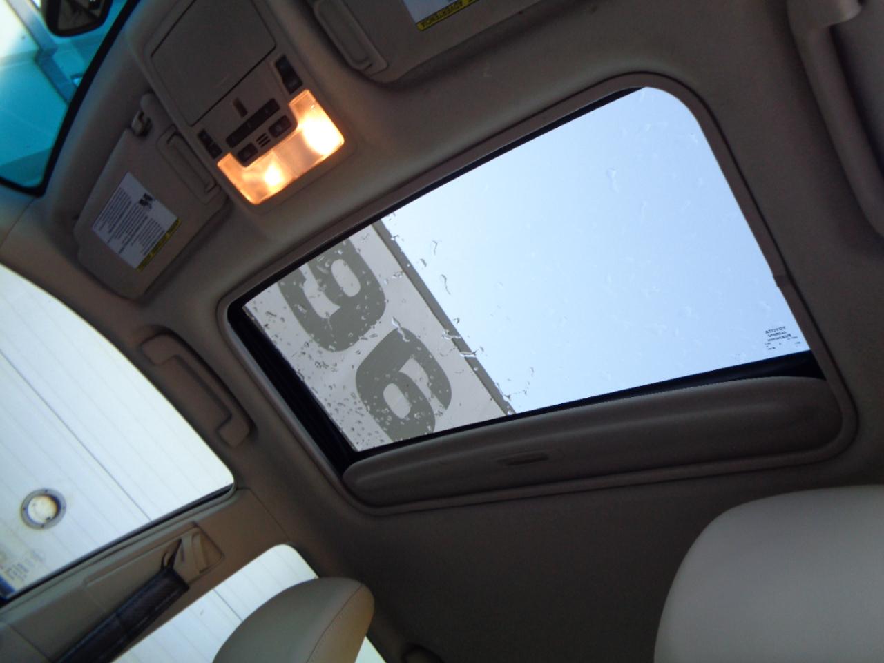 Toyota Camry XLE V6 2012