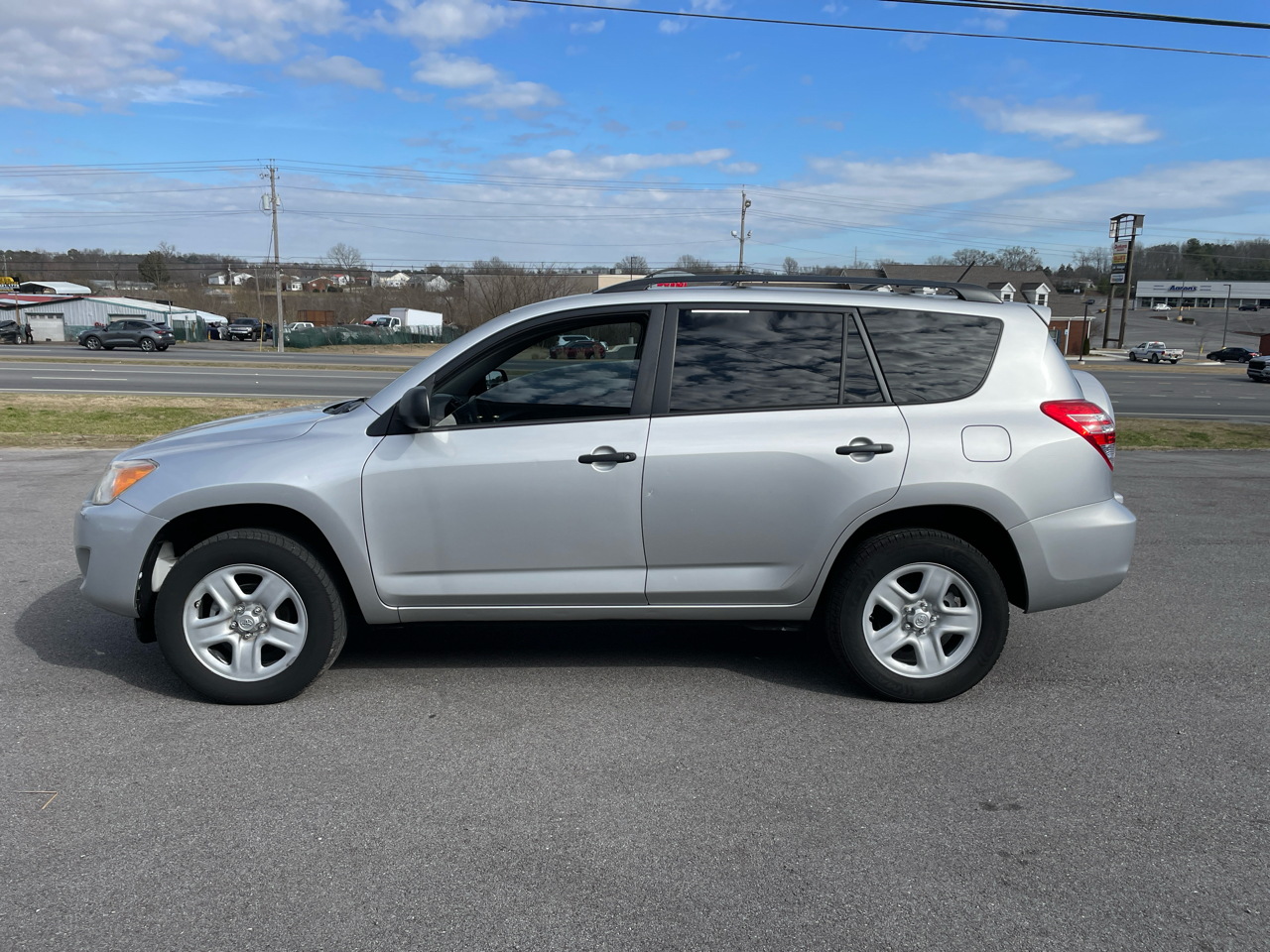 Toyota RAV4 Base I4 2WD 2012