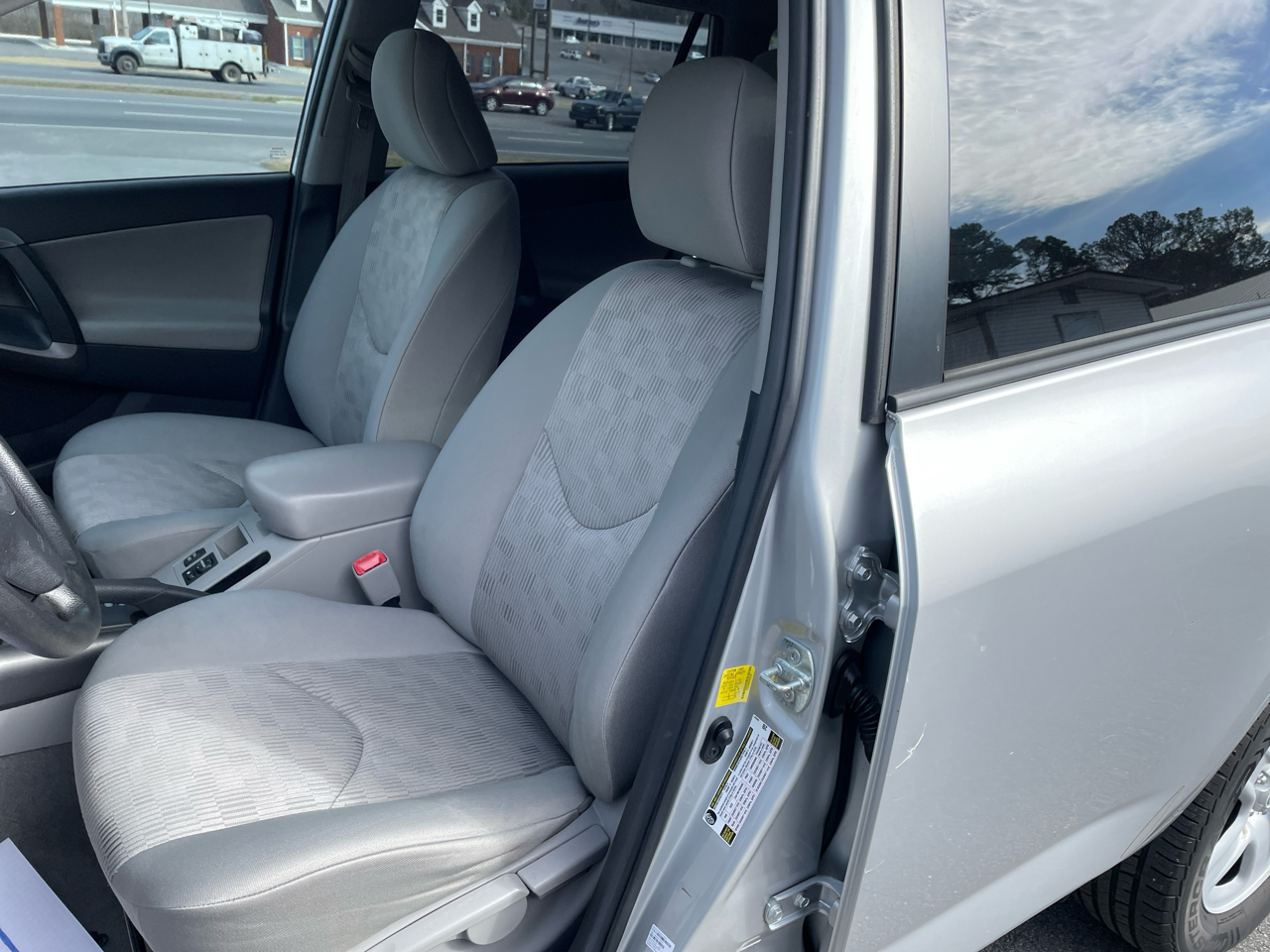 Toyota RAV4 Base I4 2WD 2012