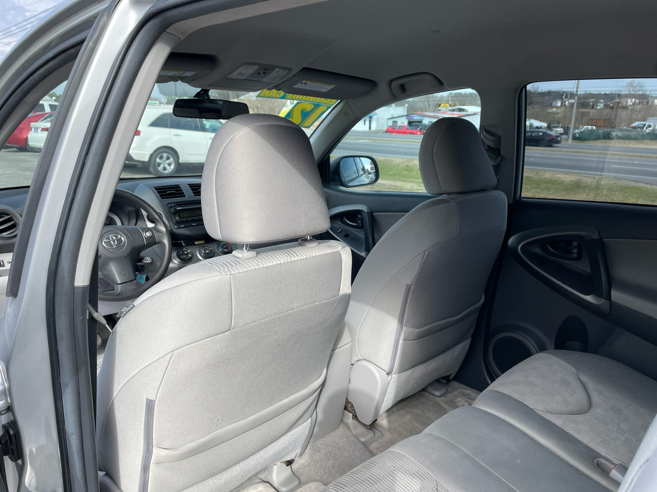 Toyota RAV4 Base I4 2WD 2012