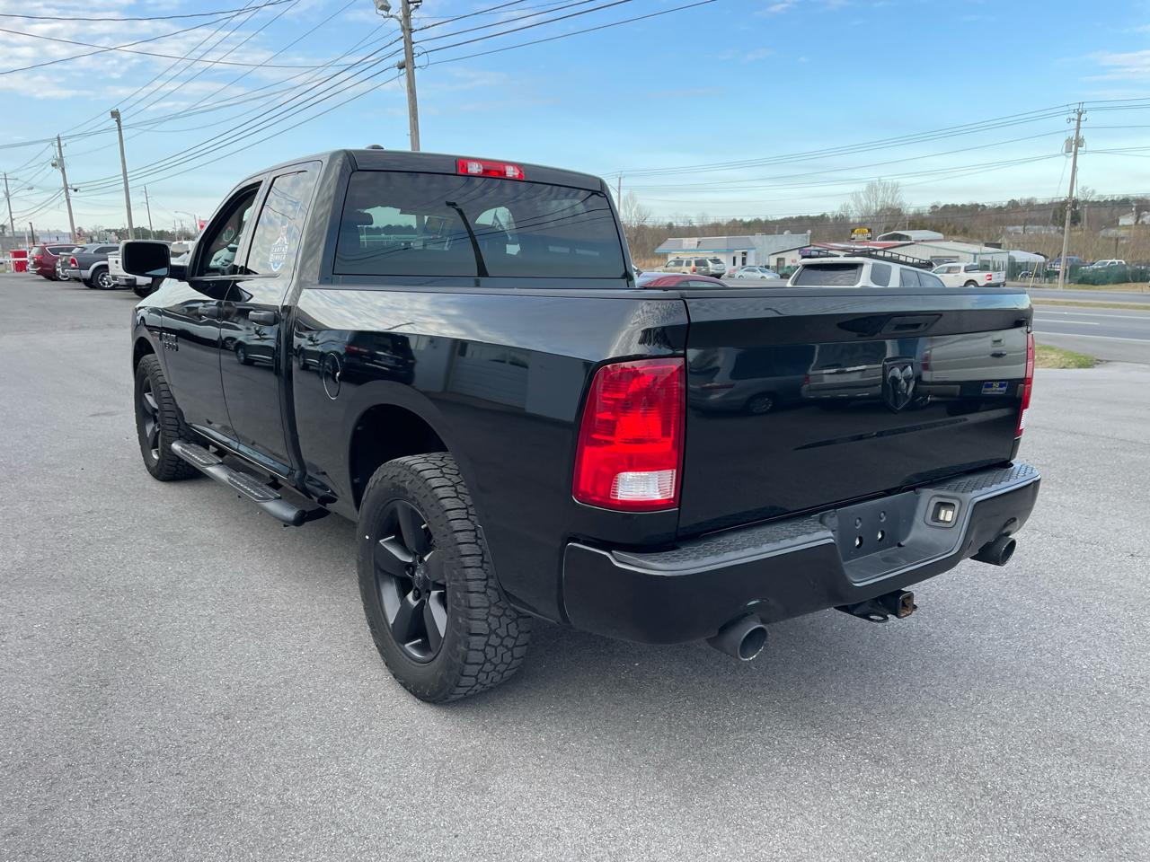 RAM 1500 Tradesman Quad Cab 2WD 2016