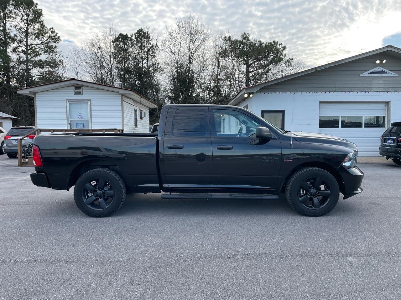 RAM 1500 Tradesman Quad Cab 2WD 2016