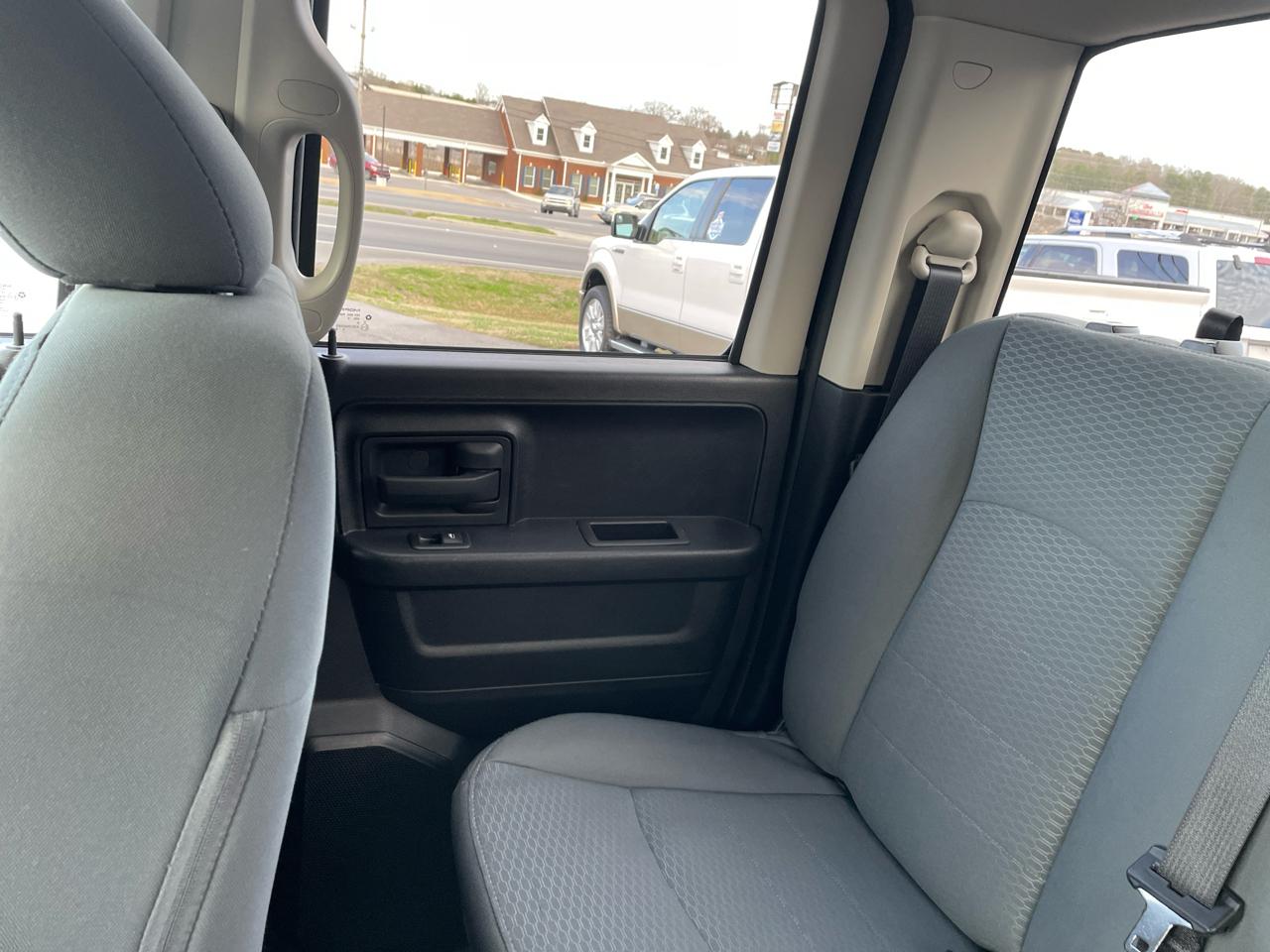 RAM 1500 Tradesman Quad Cab 2WD 2016