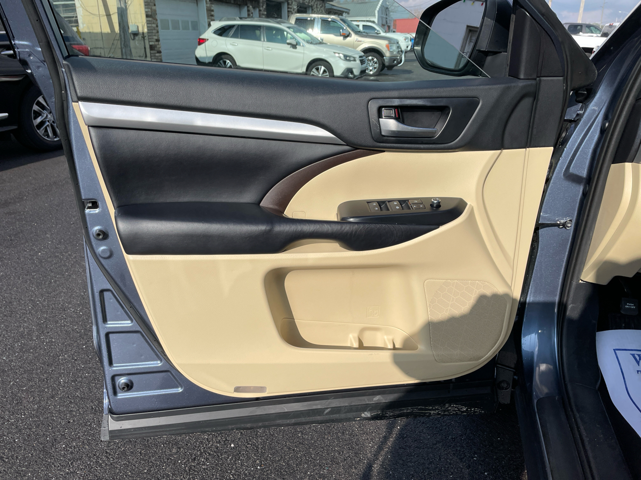 Toyota Highlander SE FWD V6 2019