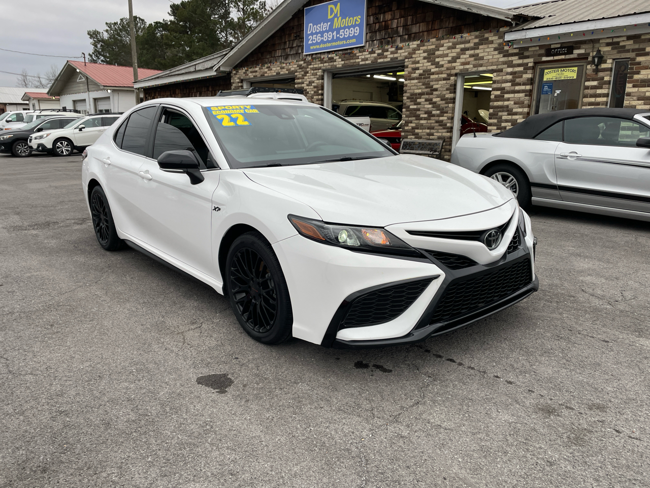 Toyota Camry SE 2022