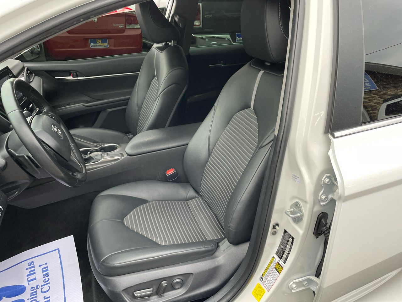 Toyota Camry SE 2022