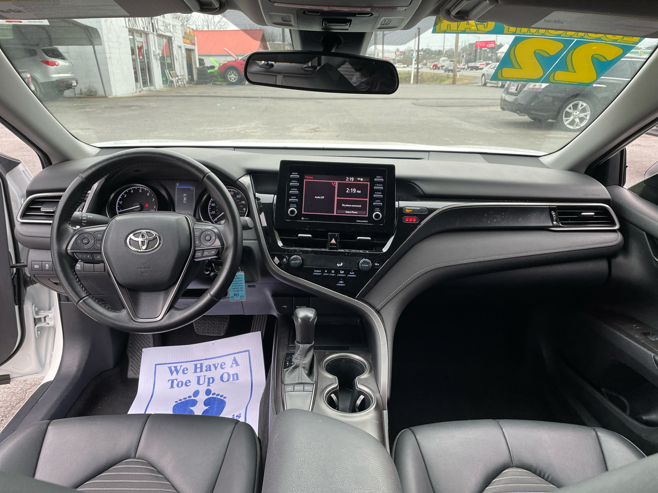 Toyota Camry SE 2022