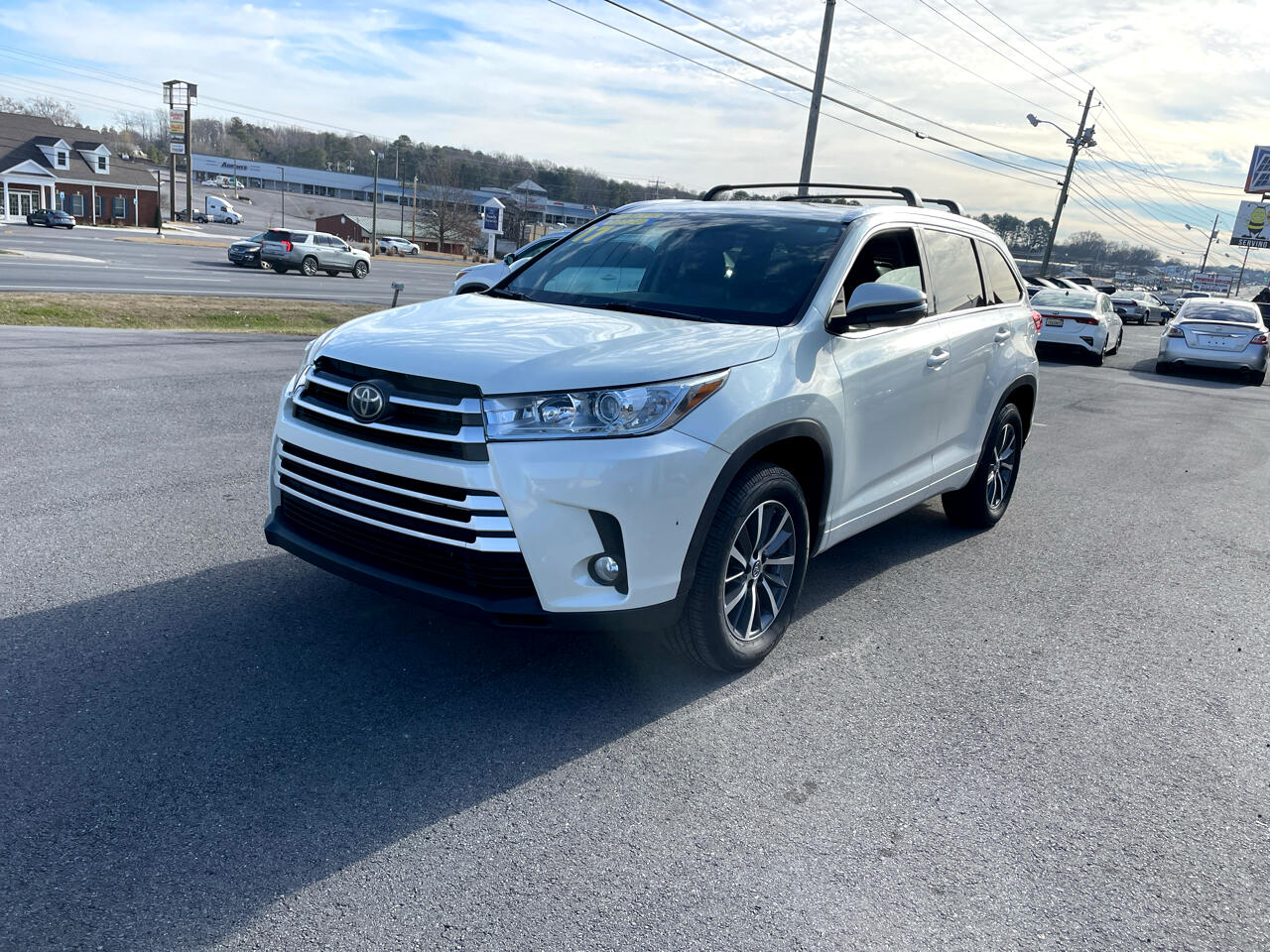 2017 Toyota Highlander XLE's photo