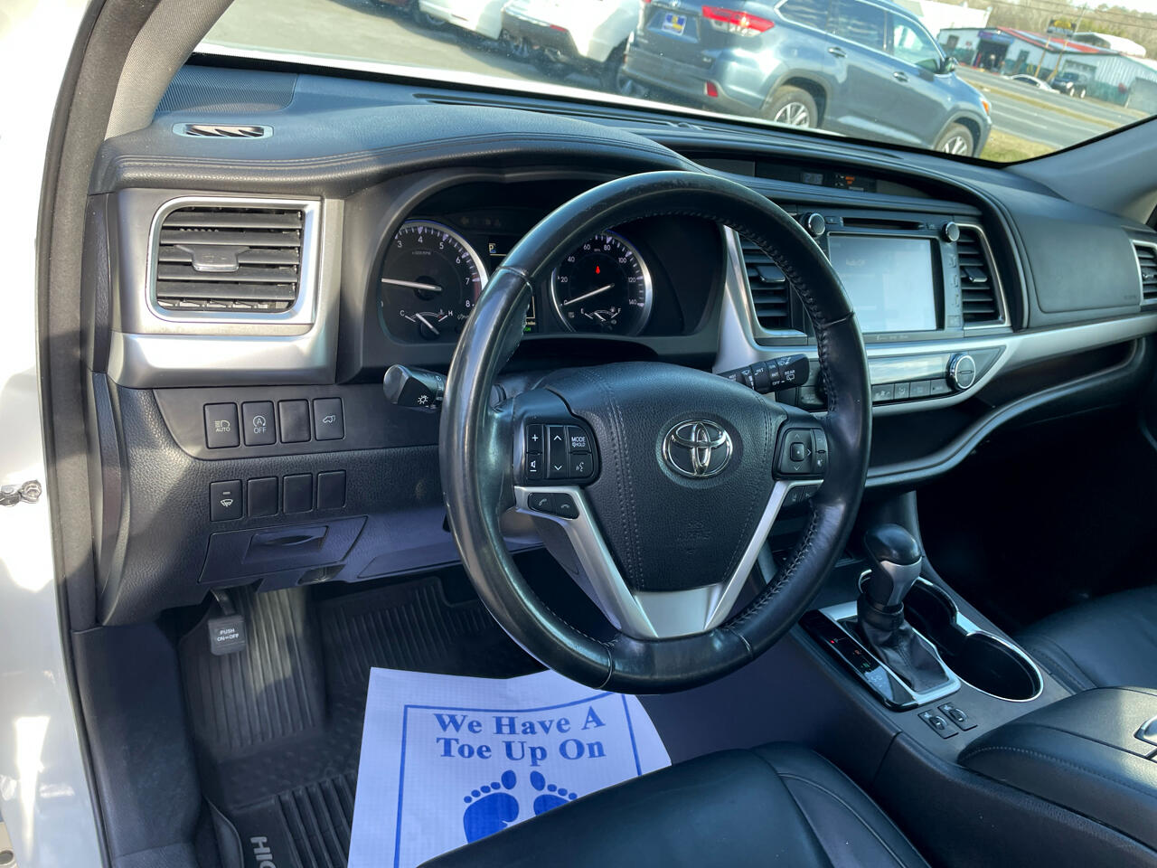 Toyota Highlander SE FWD V6 2017