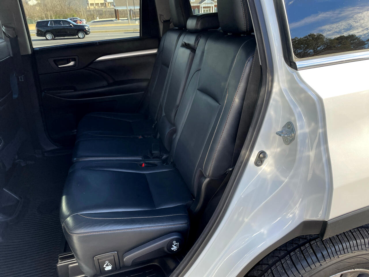 Toyota Highlander SE FWD V6 2017