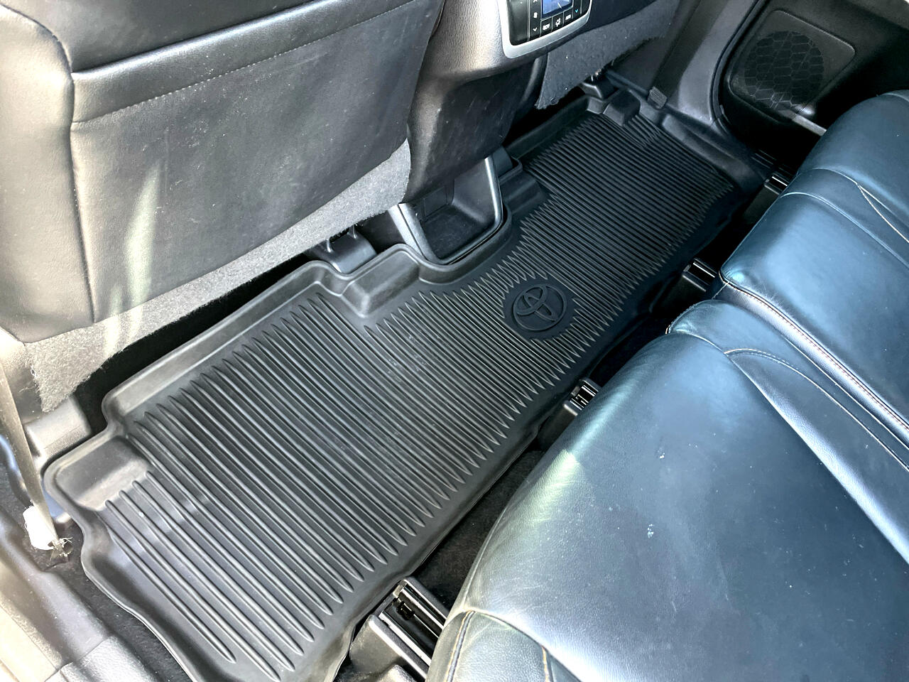 Toyota Highlander SE FWD V6 2017