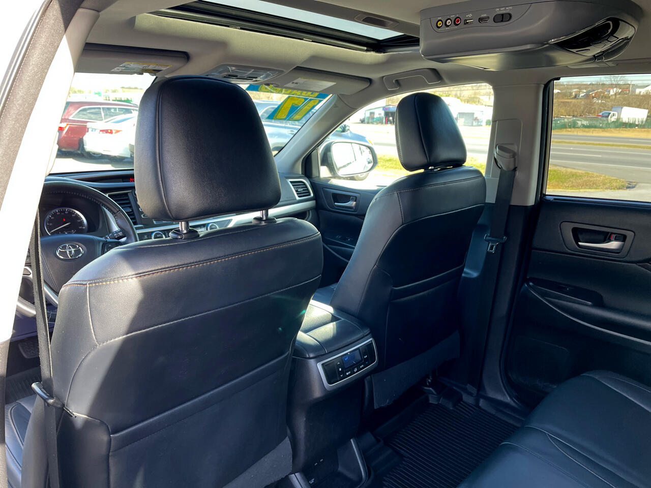 Toyota Highlander SE FWD V6 2017