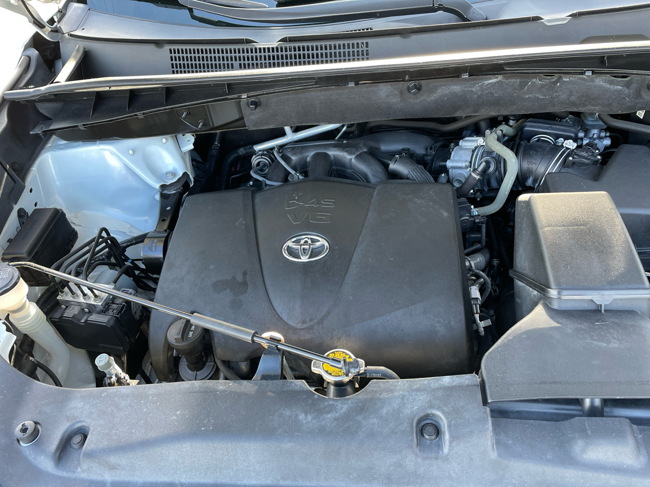 Toyota Highlander SE FWD V6 2017