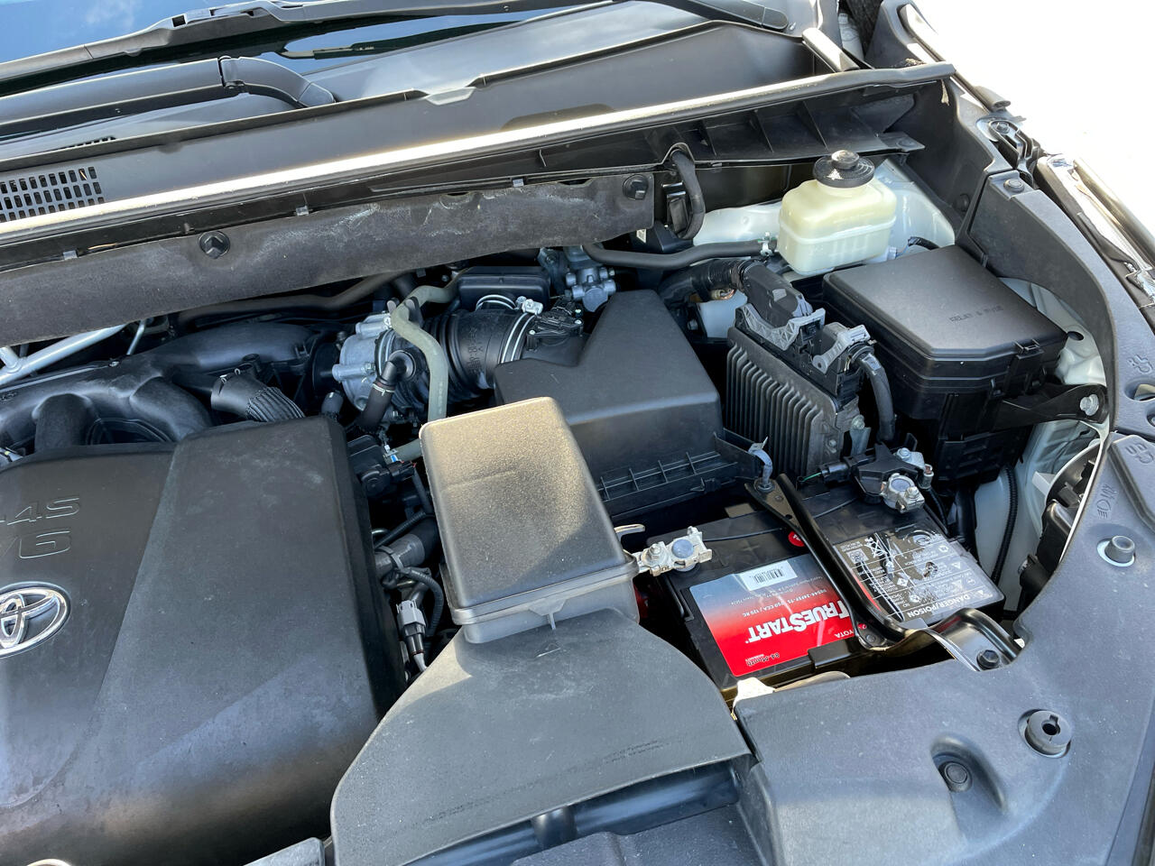 Toyota Highlander SE FWD V6 2017