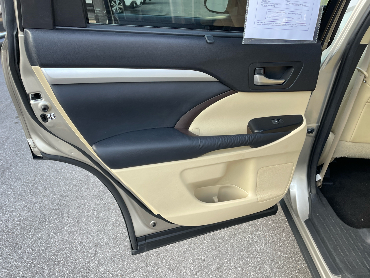 Toyota Highlander XLE FWD V6 2014